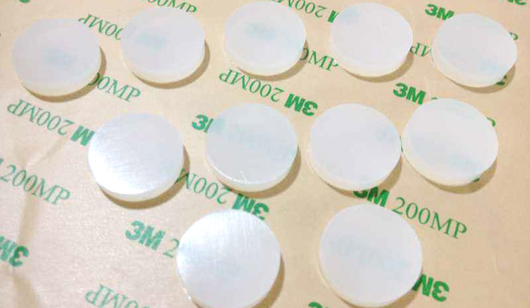 液態(tài)和固態(tài)硅膠做出來的產(chǎn)品有什么區(qū)別？